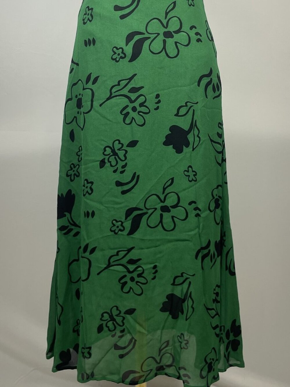✨ Reformation "Kacey" Green and Black Floral Puff-Sleeve Bias Midi Dress Size 6✨ - Picture 3 of 6